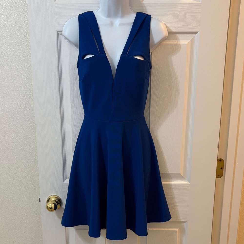 Guess Los Angeles Elegant Royal Blue Low V-Neck Dress Size XS